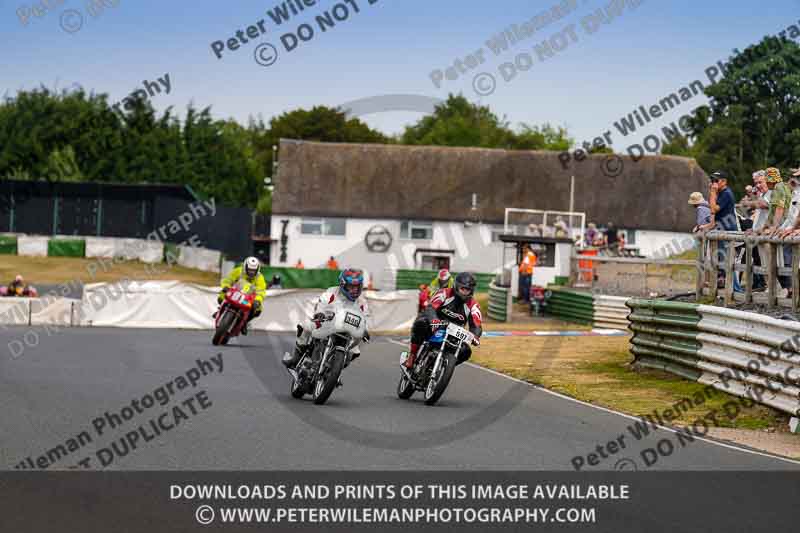 Vintage motorcycle club;eventdigitalimages;mallory park;mallory park trackday photographs;no limits trackdays;peter wileman photography;trackday digital images;trackday photos;vmcc festival 1000 bikes photographs